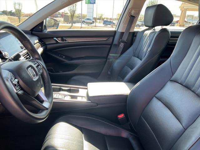 Photo of 2018 Platinum White Pearl Honda Accord