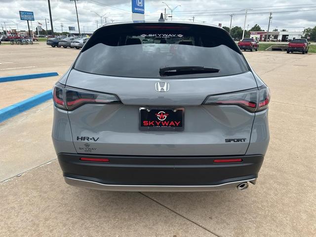 Photo of 2026 Urban Gray Pearl Honda HR-V