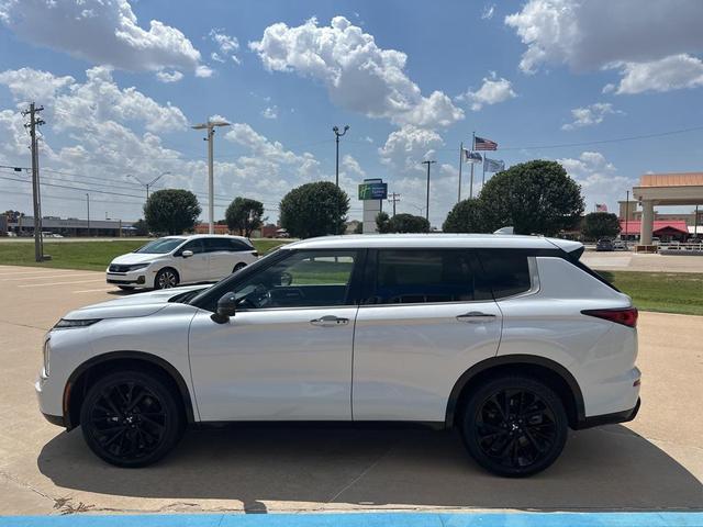 Photo of 2023 Alloy Silver Metallic Mitsubishi Outlander