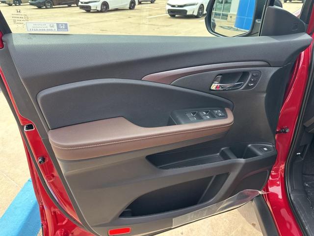 Photo of 2025 Radiant Red Metallic II Honda Ridgeline