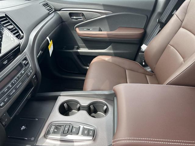 Photo of 2025 Radiant Red Metallic II Honda Ridgeline