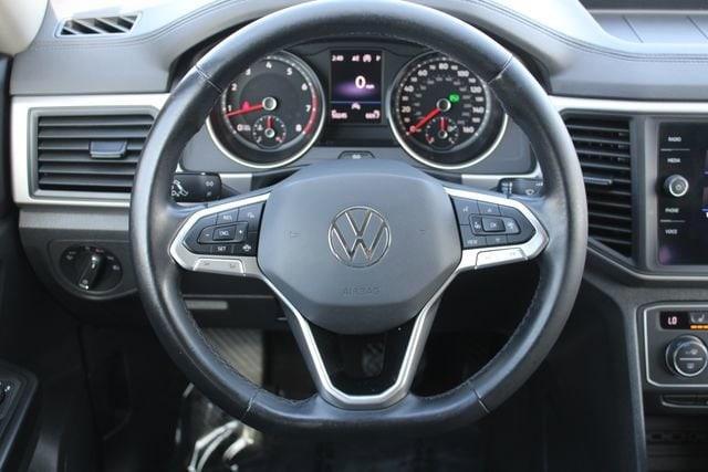 Photo of 2021 Deep Black Pearl Effect Volkswagen Atlas