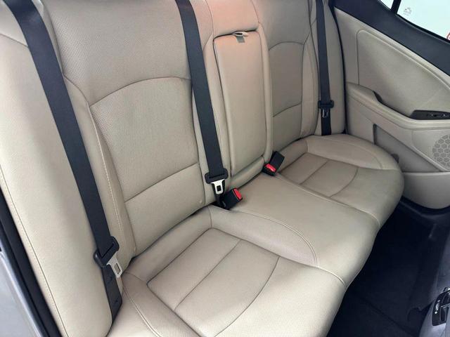 Photo of 2014 Silver Kia Optima