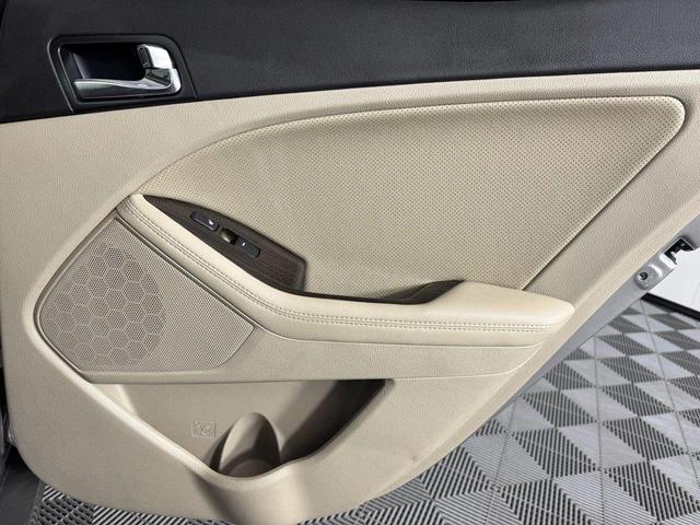 Photo of 2014 Silver Kia Optima