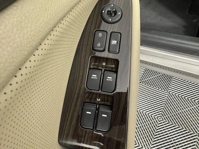 Photo of 2014 Silver Kia Optima