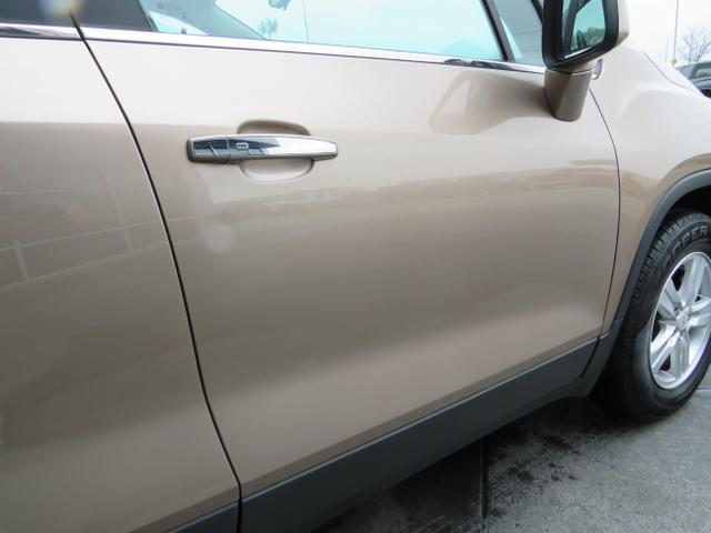 Photo of 2018 Gold Chevrolet Trax