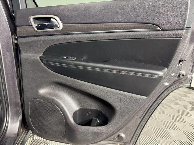 Photo of 2018 Gray Jeep Grand Cherokee