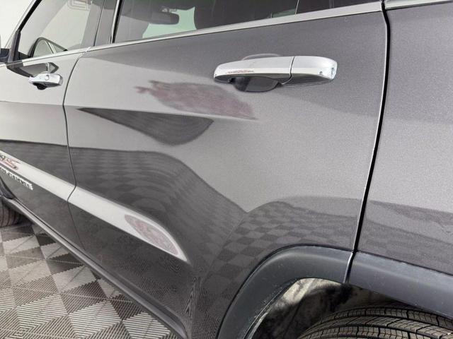 Photo of 2018 Gray Jeep Grand Cherokee