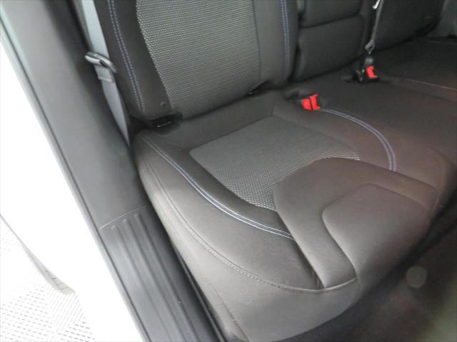 Photo of 2019 White Jeep Cherokee
