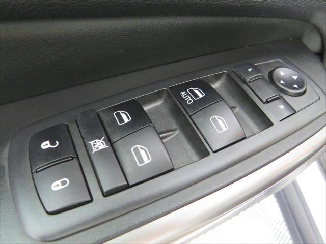 Photo of 2019 White Jeep Cherokee