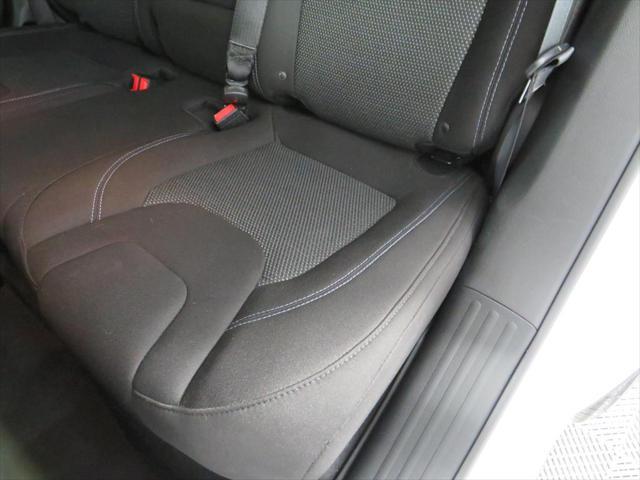 Photo of 2019 White Jeep Cherokee