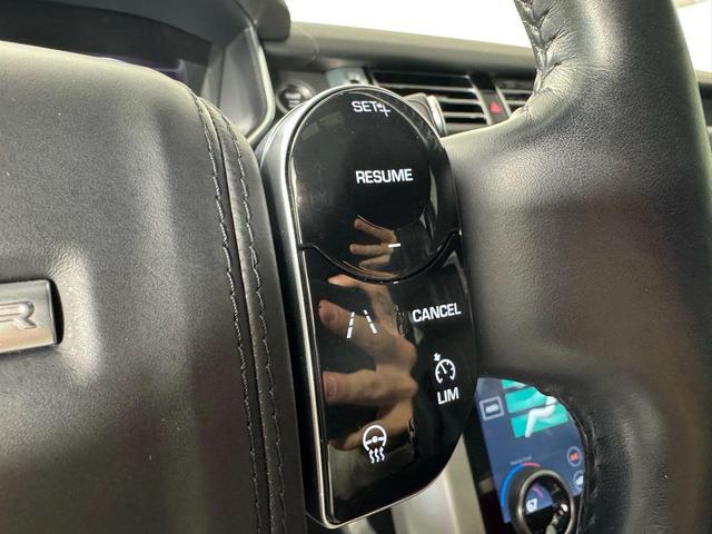 Photo of 2021 White Land Rover Range Rover