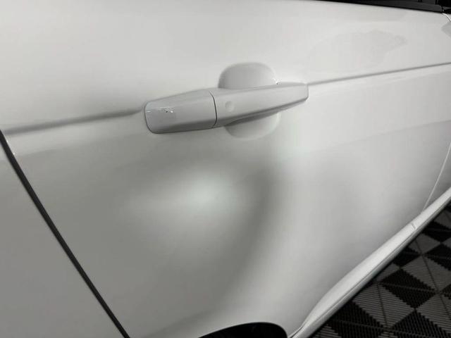 Photo of 2021 White Land Rover Range Rover