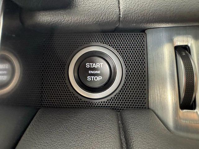 Photo of 2021 White Land Rover Range Rover