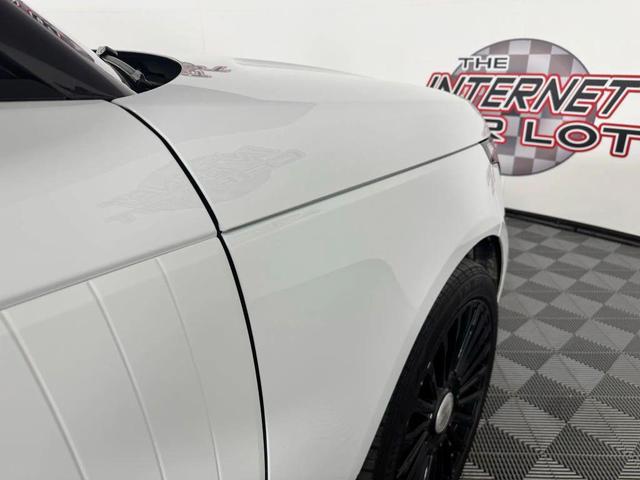 Photo of 2021 White Land Rover Range Rover