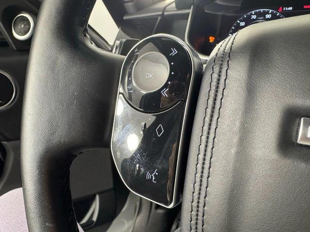Photo of 2021 White Land Rover Range Rover