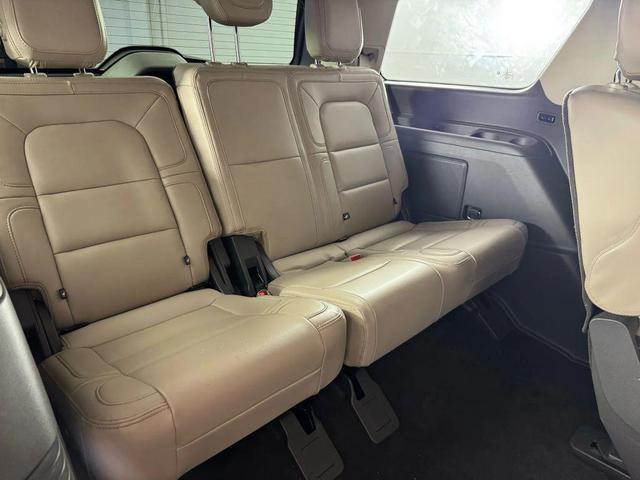 Photo of 2022 Black Lincoln Navigator