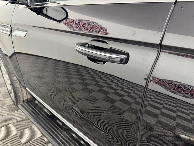 Photo of 2022 Black Lincoln Navigator