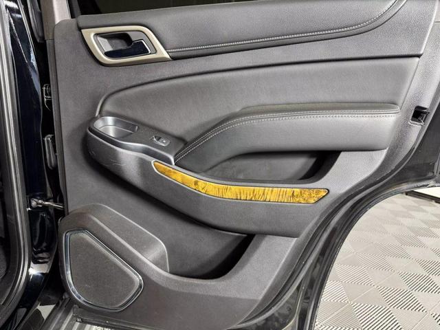Photo of 2015 Black GMC Yukon