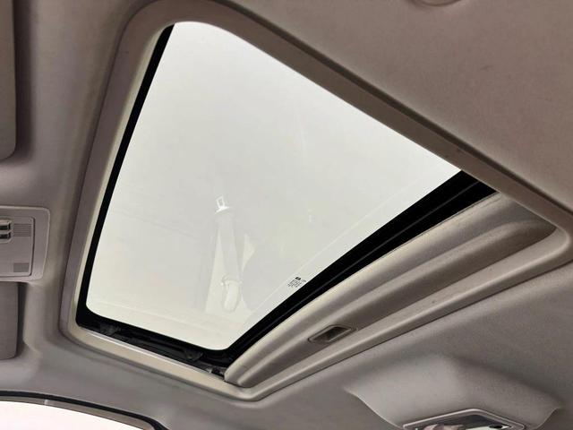Photo of 2011 White GMC Sierra 1500