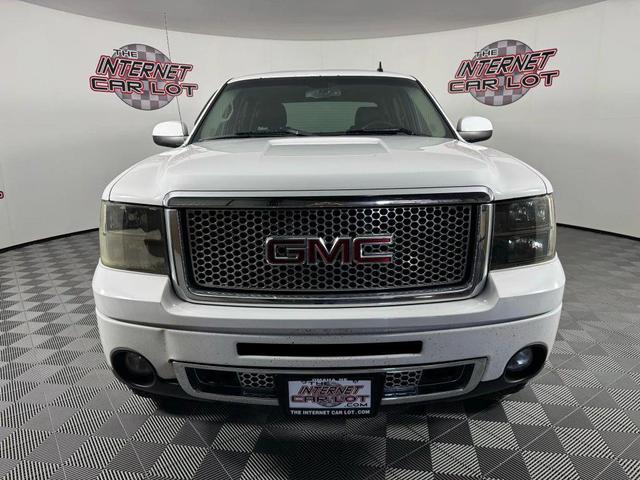Photo of 2011 White GMC Sierra 1500