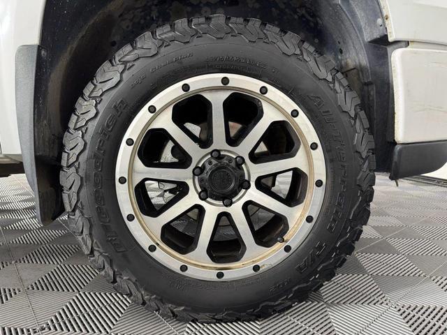Photo of 2011 White GMC Sierra 1500