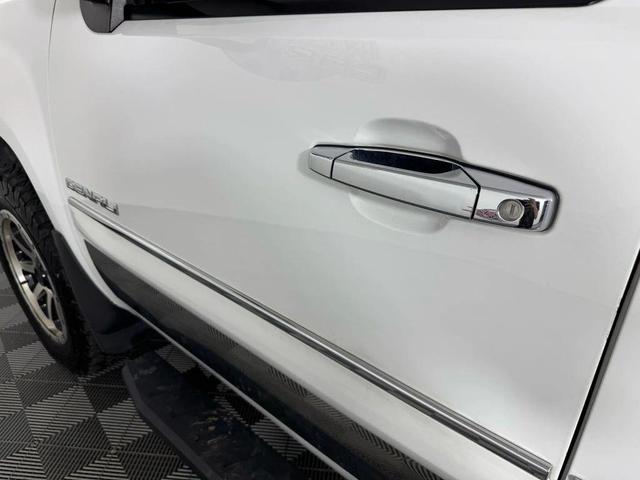Photo of 2011 White GMC Sierra 1500
