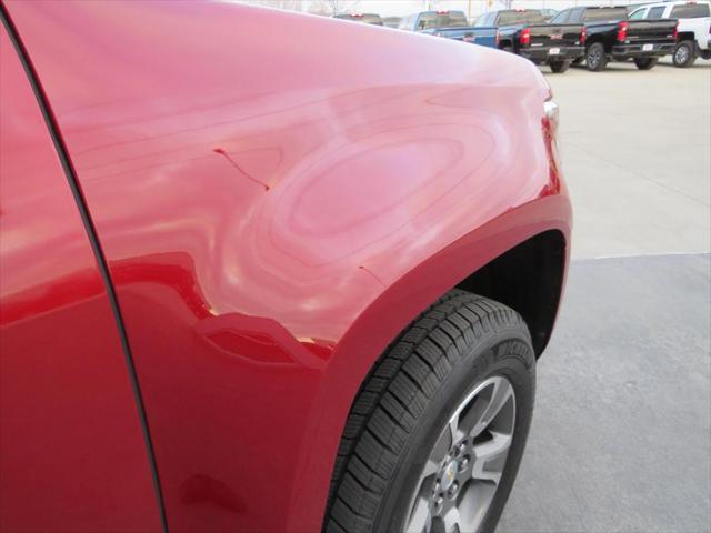 Photo of 2015 Red Chevrolet Colorado