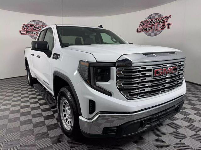 Photo of 2024 White GMC Sierra 1500