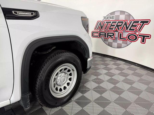 Photo of 2024 White GMC Sierra 1500