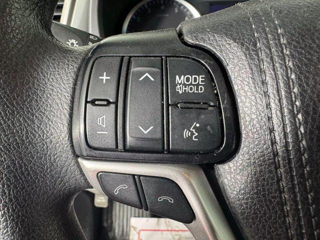 Photo of 2019 Gray Toyota Highlander