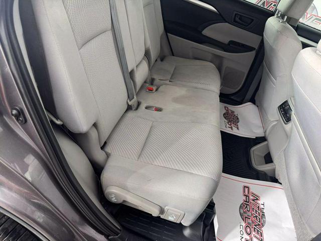 Photo of 2019 Gray Toyota Highlander