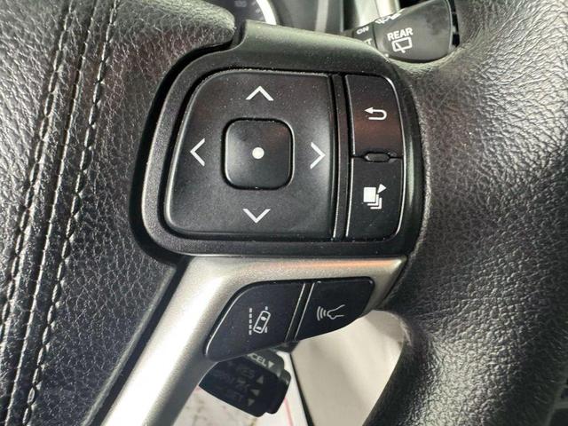 Photo of 2019 Gray Toyota Highlander