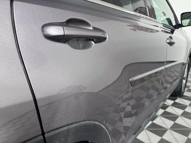 Photo of 2019 Gray Toyota Highlander