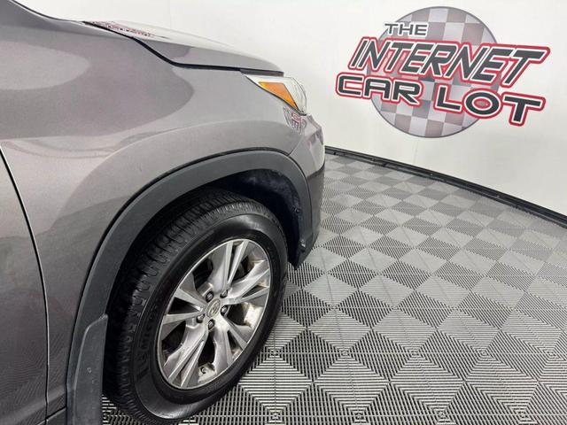 Photo of 2019 Gray Toyota Highlander