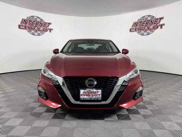Photo of 2021 Red Nissan Altima