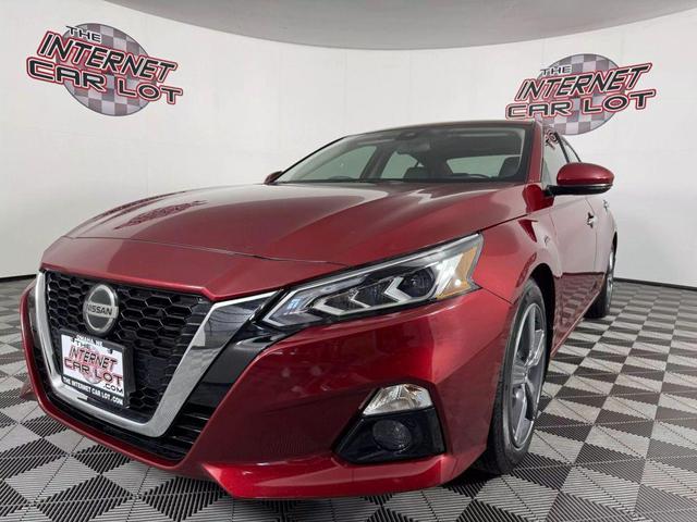 Photo of 2021 Red Nissan Altima