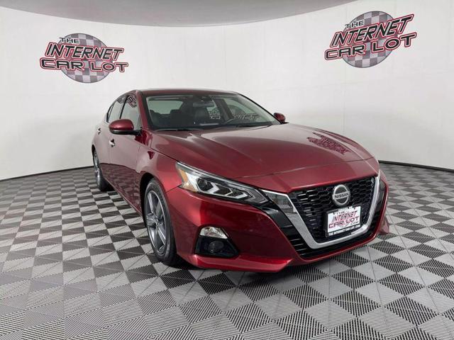 Photo of 2021 Red Nissan Altima