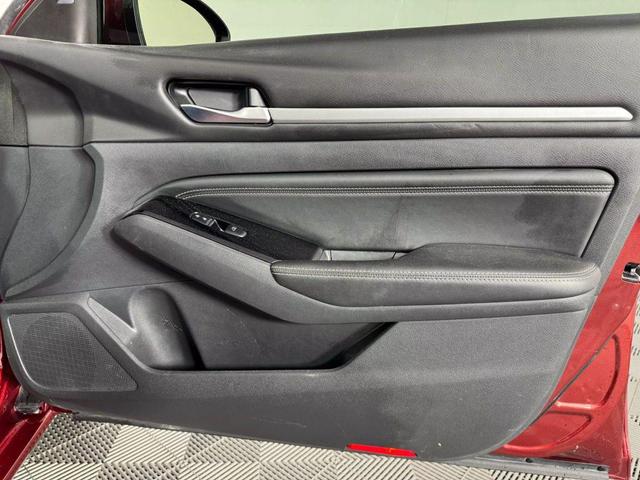 Photo of 2021 Red Nissan Altima