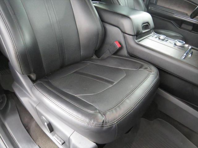 Photo of 2021 Black Ford Expedition Max
