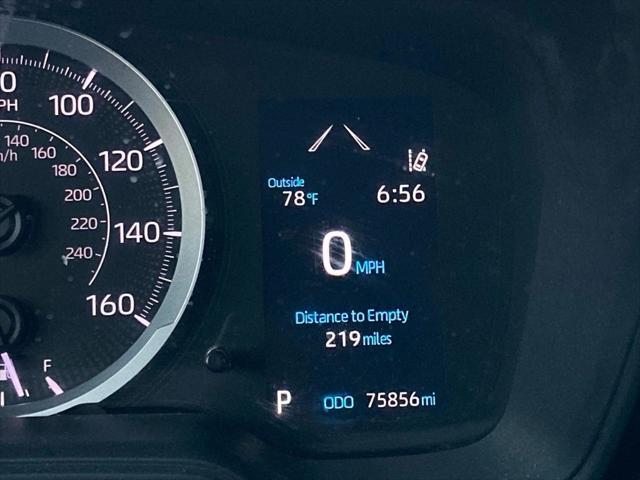 Photo of 2021 Celistite w Black Sand Pearl Roof Toyota Corolla