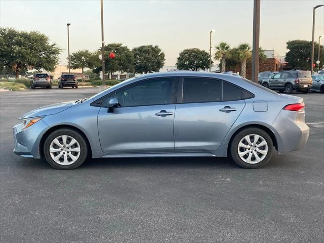 Photo of 2021 Celistite w Black Sand Pearl Roof Toyota Corolla