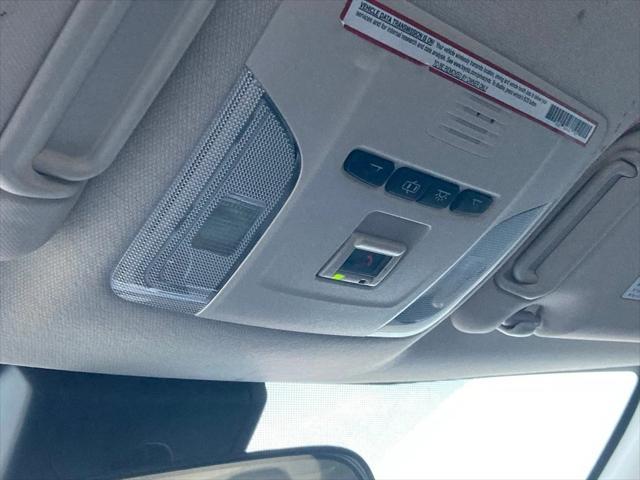 Photo of 2021 Celistite w Black Sand Pearl Roof Toyota Corolla
