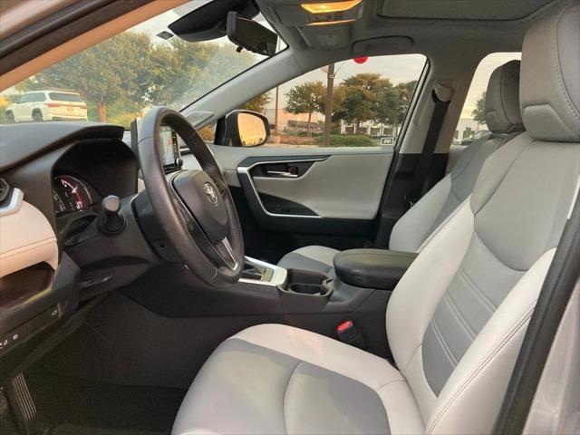 Photo of 2020 Silver Sky Metallic Toyota RAV4