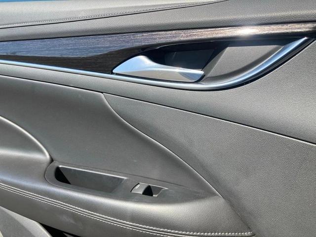 Photo of 2018 Quicksilver Metallic Buick LaCrosse