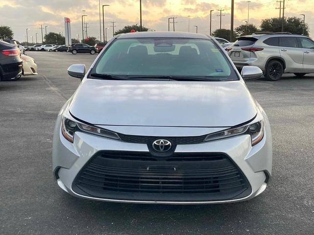 Photo of 2023 Classic Silver Metallic Toyota Corolla
