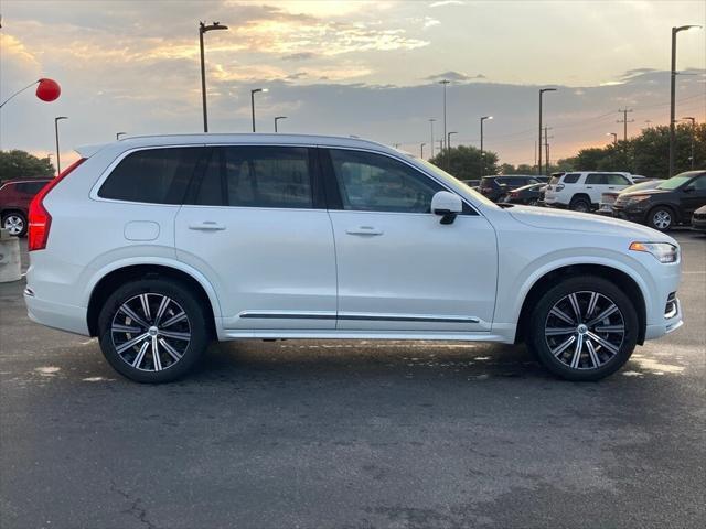 Photo of 2025 Crystal White Metallic Volvo XC90