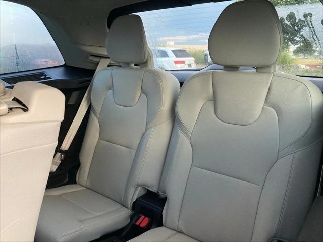 Photo of 2025 Crystal White Metallic Volvo XC90