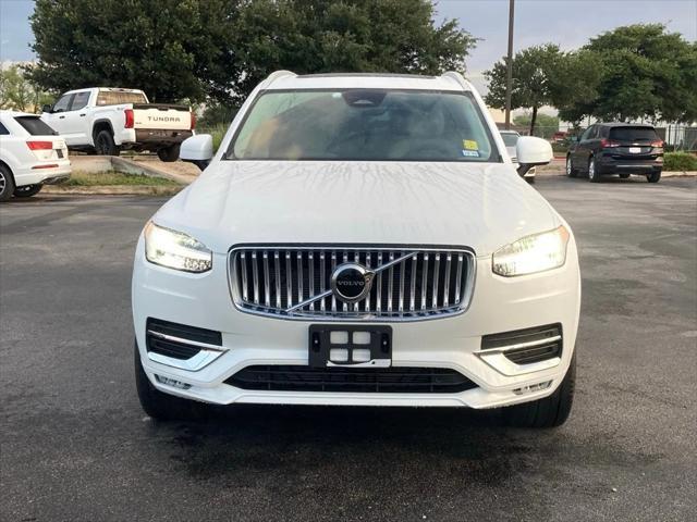 Photo of 2025 Crystal White Metallic Volvo XC90