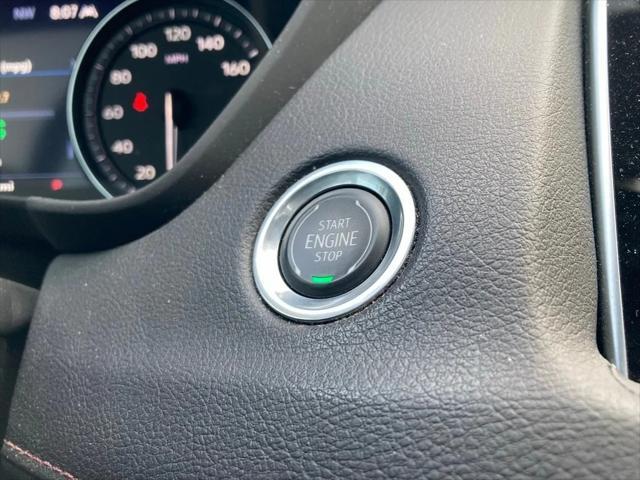 Photo of 2022 Crystal White Tricoat Cadillac XT4